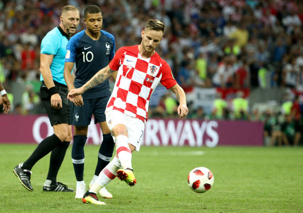 通过球员与 通过球员与